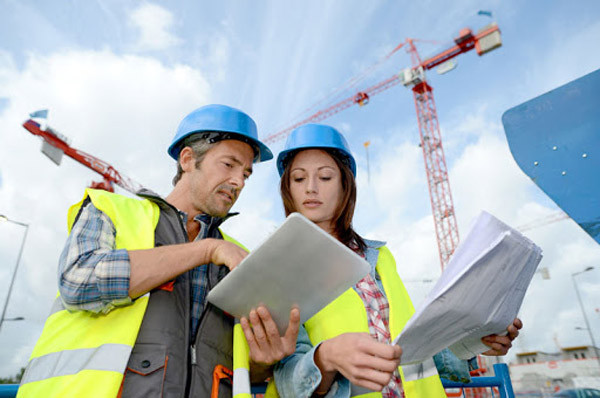 What is a construction contractor? Learn about the different types of contractors in construction.